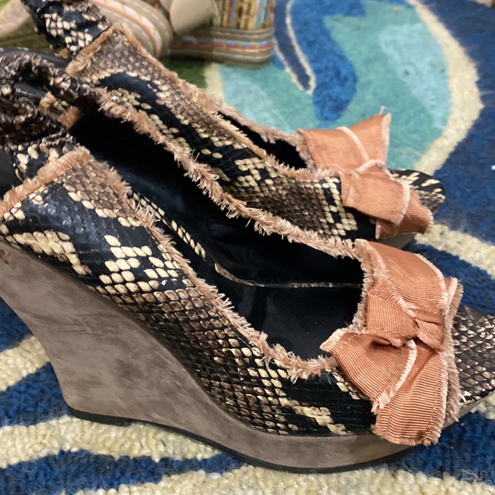 Heels - Picture 4 of 6